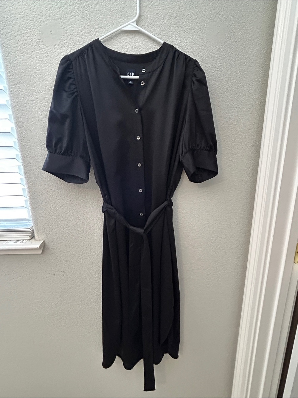 GAP Black Button-Front Midi Dress with Tie Waist